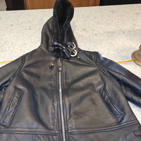 Grace Shearling Brand New With WARRANTY Tag Black Leather Size M WARRANTY - Picture 2 of 13